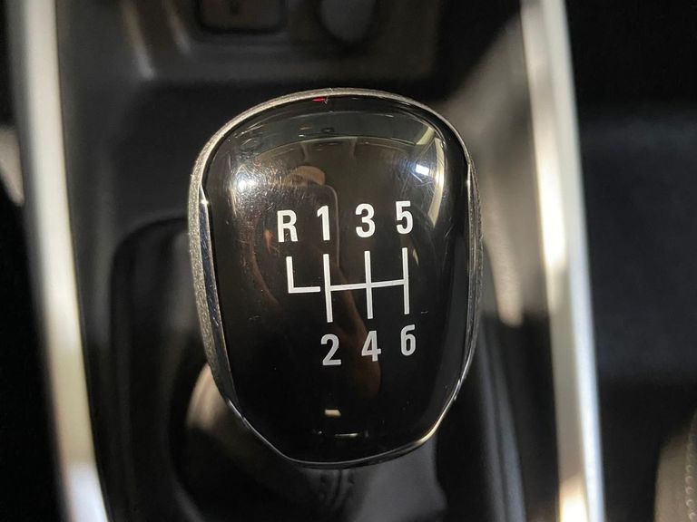 Chevrolet ONIX SEDAN Plus LT 1.0 12V Flex 4p Mec.