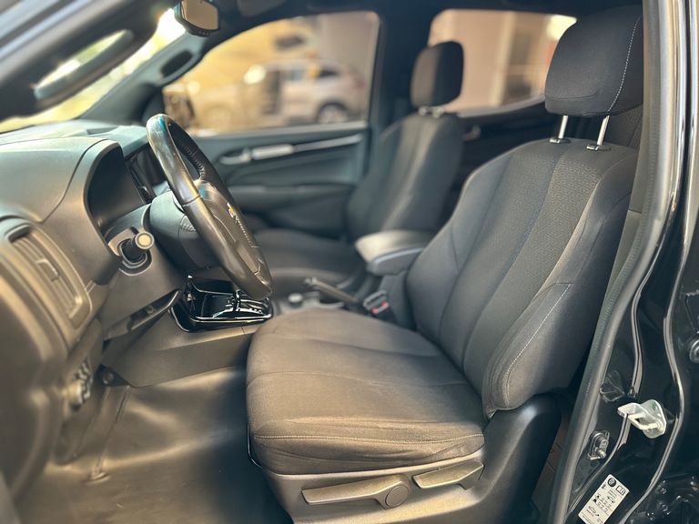 Chevrolet S10 Pick-Up Midnight 2.8 4x4 CD Dies Aut