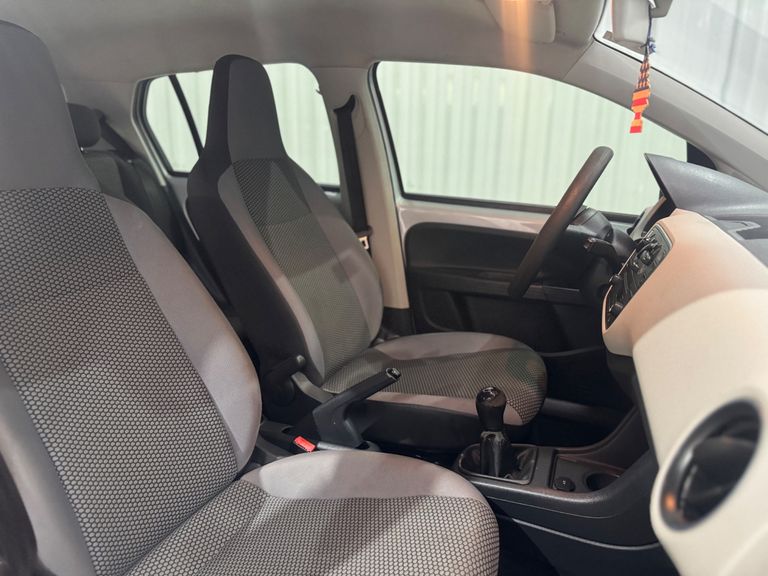 VolksWagen up! move 1.0 Total Flex 12V 5p