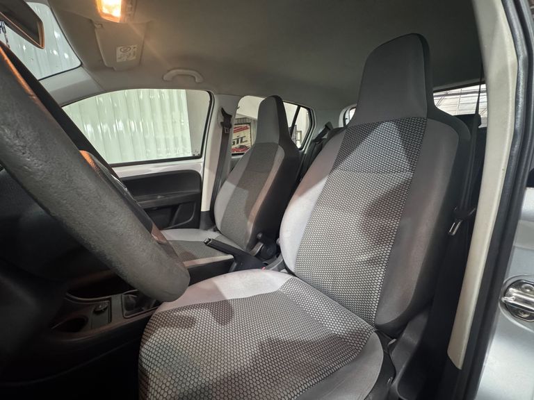 VolksWagen up! move 1.0 Total Flex 12V 5p