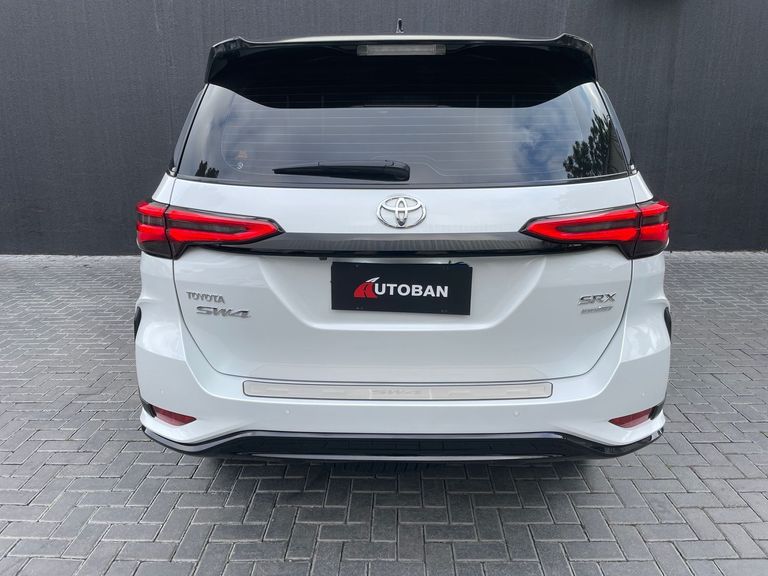 Toyota Hilux SW4 SRX Plat. 4x4 2.8 TB Die. Aut.