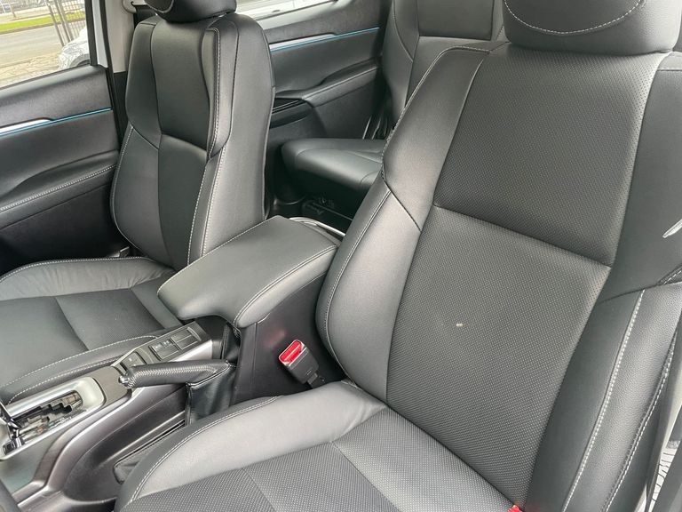 Toyota Hilux SW4 SRX Plat. 4x4 2.8 TB Die. Aut.