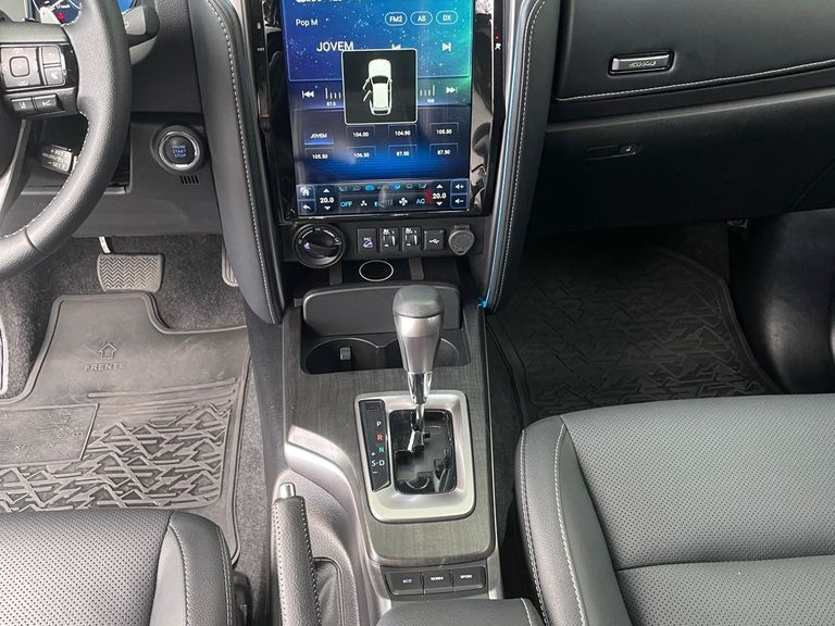 Toyota Hilux SW4 SRX Plat. 4x4 2.8 TB Die. Aut.