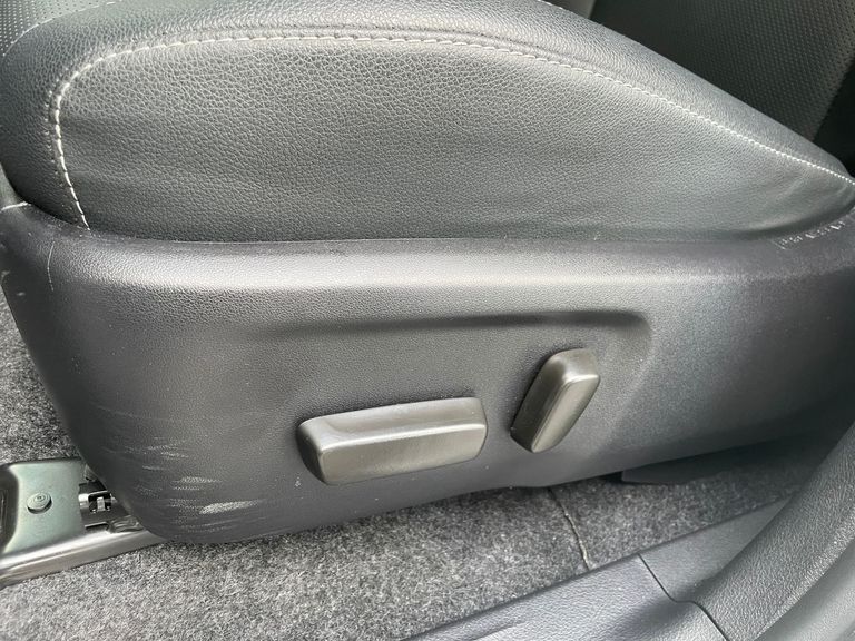 Toyota Hilux SW4 SRX Plat. 4x4 2.8 TB Die. Aut.