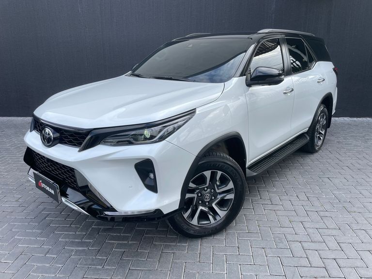 Toyota Hilux SW4 SRX Plat. 4x4 2.8 TB Die. Aut.