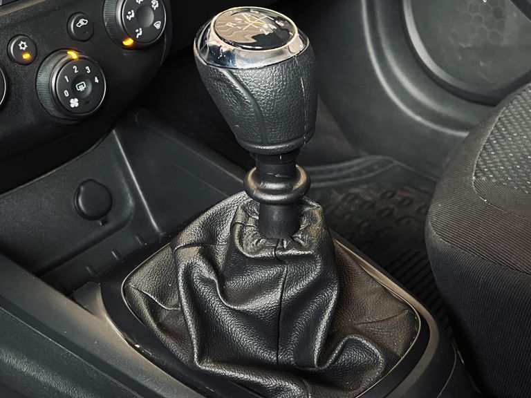 Chevrolet ONIX HATCH Joy 1.0 8V Flex 5p Mec.