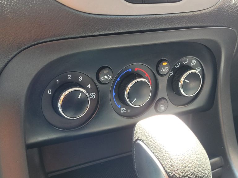 Ford Ka 1.5 SE Plus 12V Flex 5p Aut.