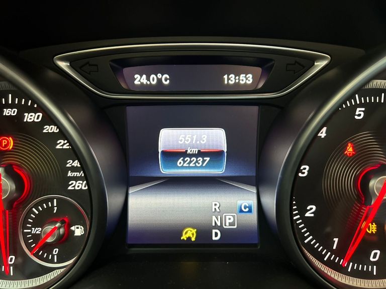 Mercedes CLA-180 1.6 16V 122cv Aut.