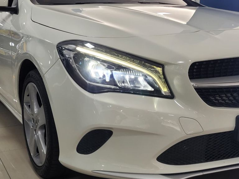 Mercedes CLA-180 1.6 16V 122cv Aut.
