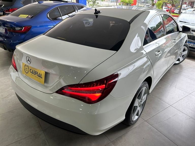 Mercedes CLA-180 1.6 16V 122cv Aut.