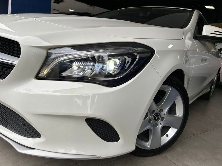 Mercedes CLA-180 1.6 16V 122cv Aut.