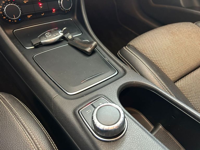 Mercedes CLA-180 1.6 16V 122cv Aut.