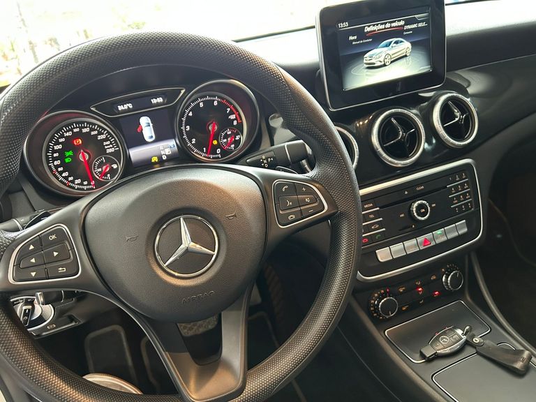 Mercedes CLA-180 1.6 16V 122cv Aut.