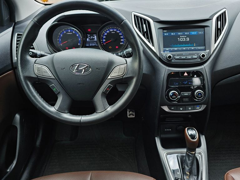 Hyundai HB20X Premium 1.6 Flex 16V Aut.