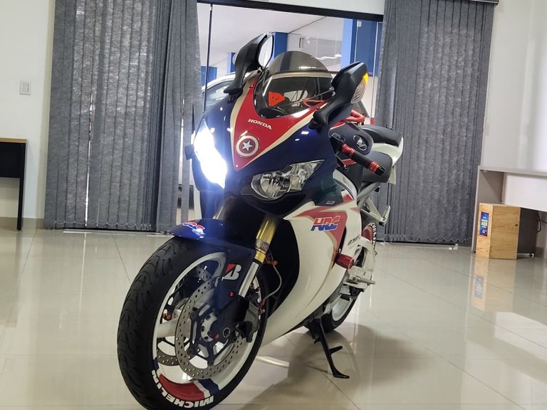 HONDA CBR 1000 RR Fireblade