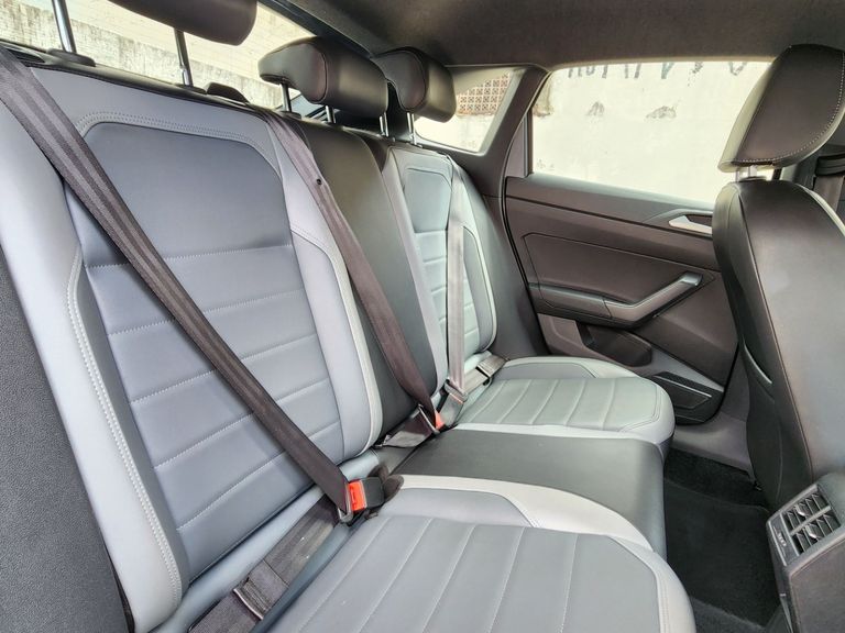 VolksWagen Nivus Highline 1.0 200 TSI Flex Aut.