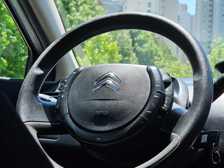 Citroën C4 GLX 1.6 Flex 16V 5p Mec.