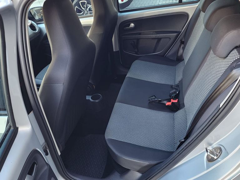 VolksWagen up! move 1.0 TSI Total Flex 12V 5p