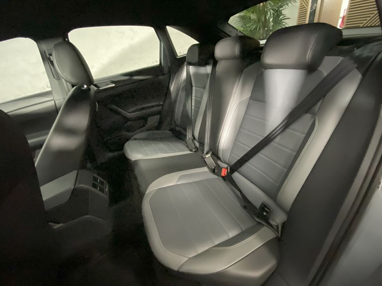 VolksWagen Nivus Highline 1.0 200 TSI Flex Aut.