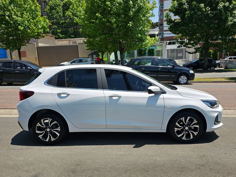 Chevrolet ONIX HATCH PREM. 1.0 12V TB Flex 5p Aut.