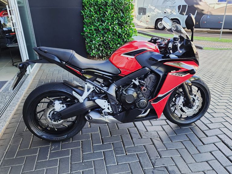 HONDA CBR 650F
