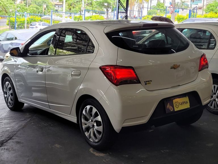 Chevrolet ONIX HATCH ADVANTAGE 1.4 8V Flex 5p Aut.