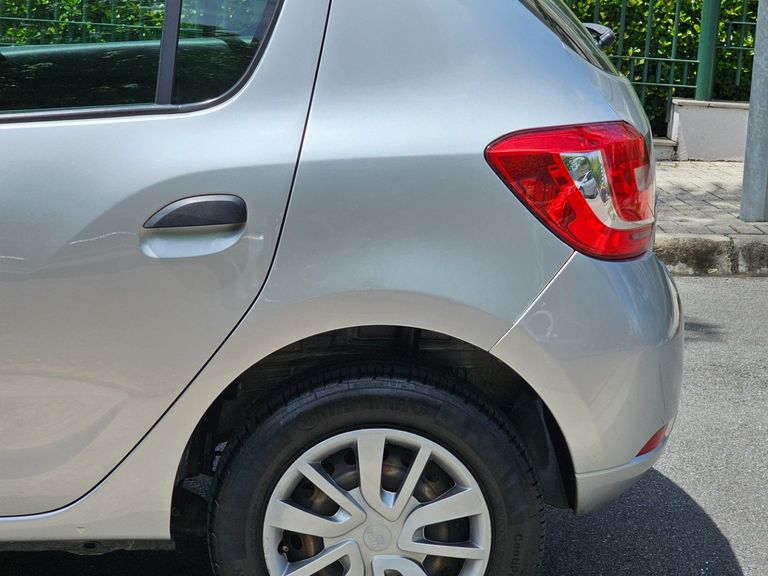 Renault SANDERO Authentique Hi-Power 1.0 16V 5p