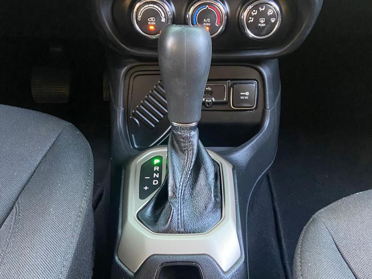 Jeep Renegade Sport 1.8 4x2 Flex 16V Aut.