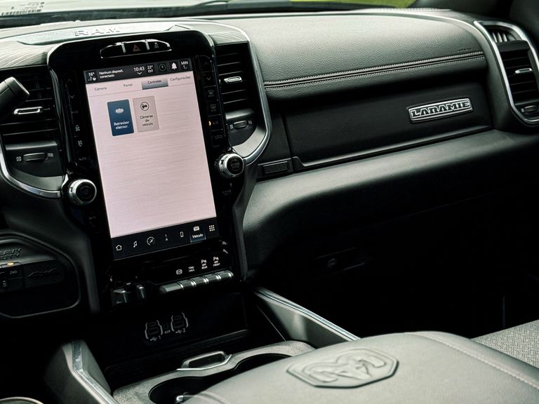 RAM 2500 LARAM. 6.7 NIGHT ED. TB CD 4x4 Die.