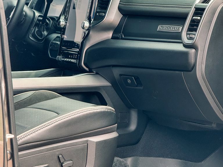 RAM 2500 LARAM. 6.7 NIGHT ED. TB CD 4x4 Die.