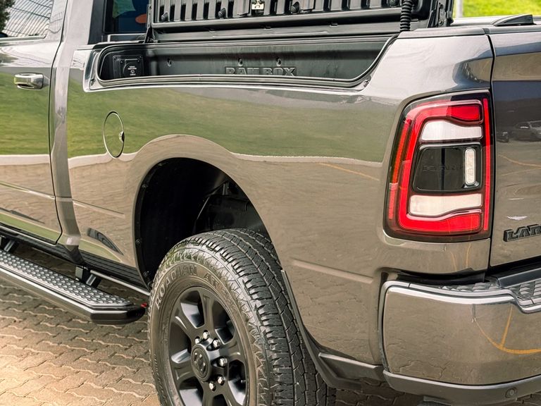 RAM 2500 LARAM. 6.7 NIGHT ED. TB CD 4x4 Die.