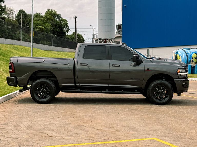 RAM 2500 LARAM. 6.7 NIGHT ED. TB CD 4x4 Die.