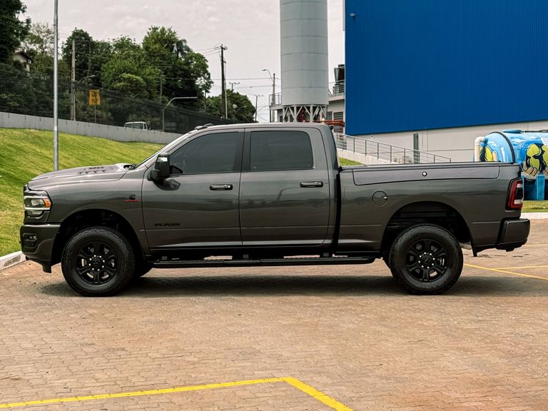 RAM 2500 LARAM. 6.7 NIGHT ED. TB CD 4x4 Die.