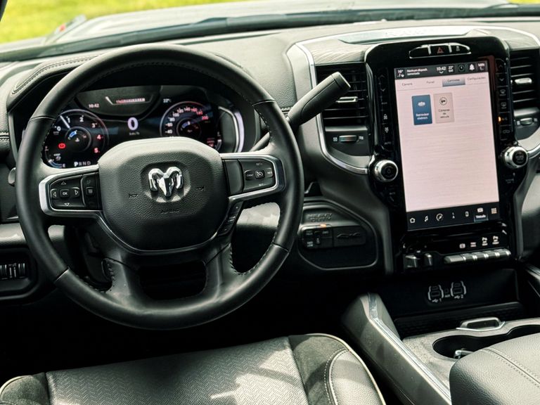 RAM 2500 LARAM. 6.7 NIGHT ED. TB CD 4x4 Die.