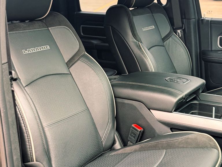 RAM 2500 LARAM. 6.7 NIGHT ED. TB CD 4x4 Die.