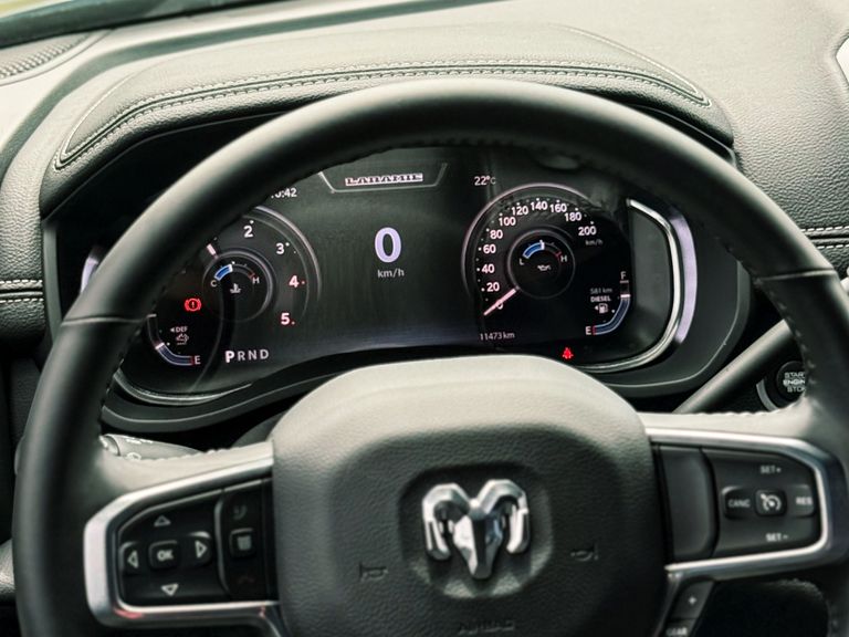 RAM 2500 LARAM. 6.7 NIGHT ED. TB CD 4x4 Die.