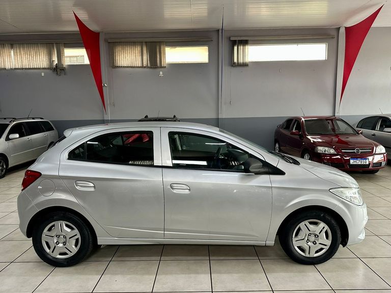 Chevrolet ONIX HATCH Joy 1.0 8V Flex 5p Mec.