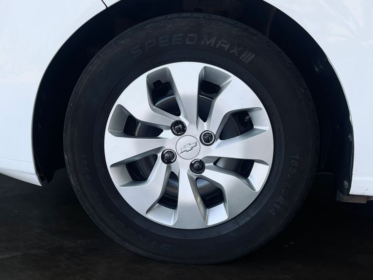 Chevrolet ONIX HATCH Joy 1.0 8V Flex 5p Mec.