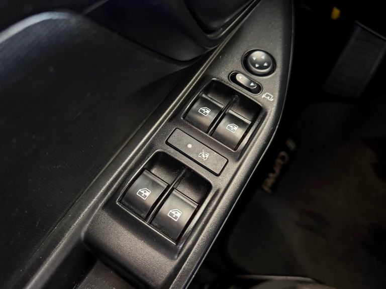 Fiat Strada Freedom 1.3 Flex 8V CD