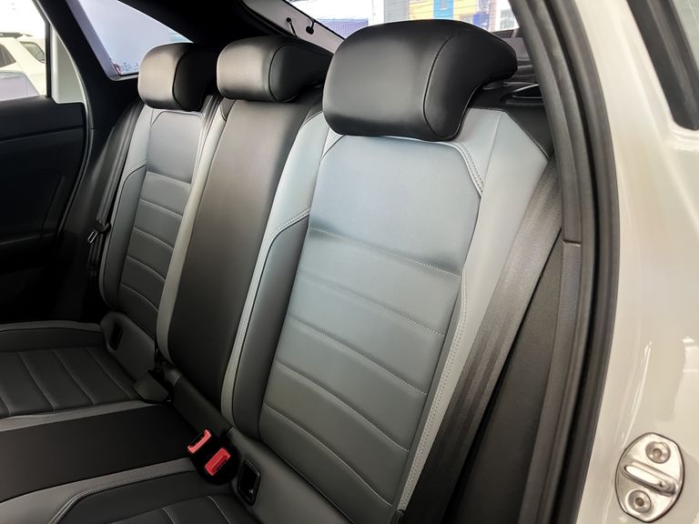 VolksWagen Nivus Highline 1.0 200 TSI Flex Aut.