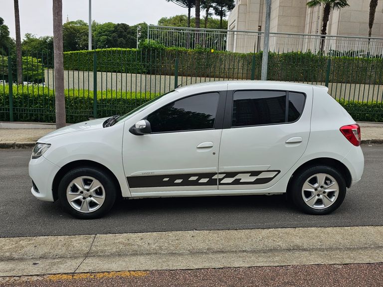 Renault SANDERO Dyna. EasyR Hi-Flex 1.6 8V