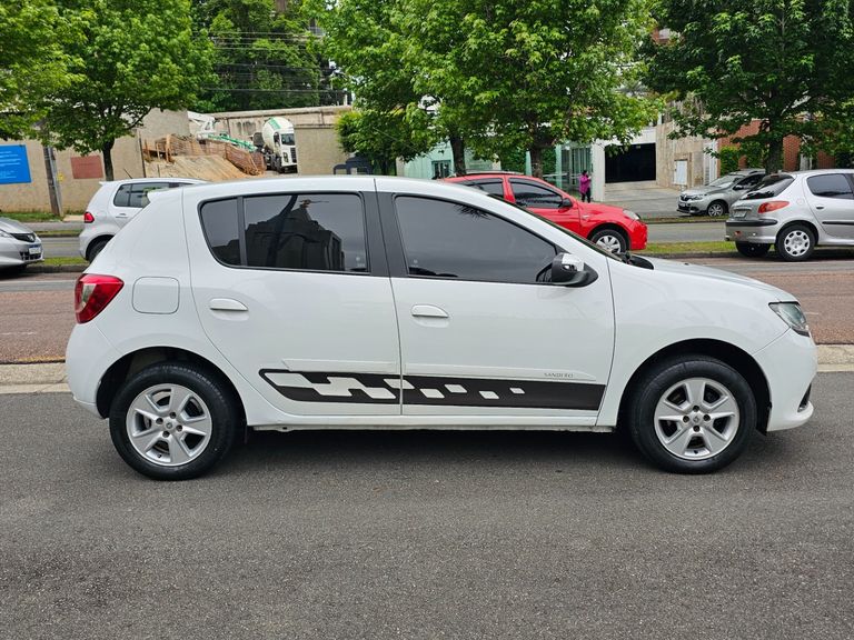 Renault SANDERO Dyna. EasyR Hi-Flex 1.6 8V