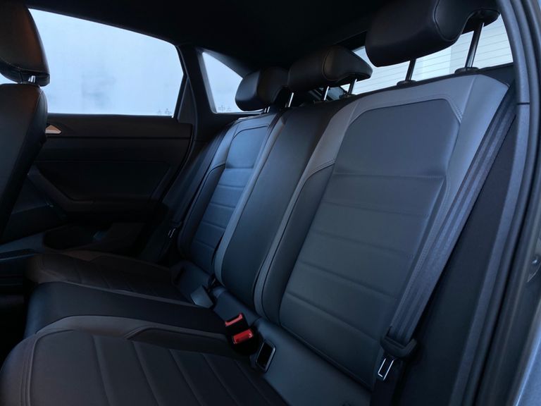 VolksWagen Nivus Highline 1.0 200 TSI Flex Aut.