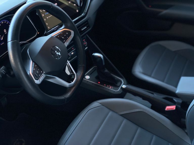 VolksWagen Nivus Highline 1.0 200 TSI Flex Aut.