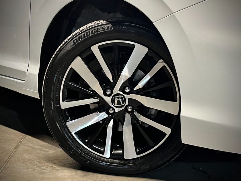 Honda CITY Hatchback Touring 1.5 Flex 16V Aut