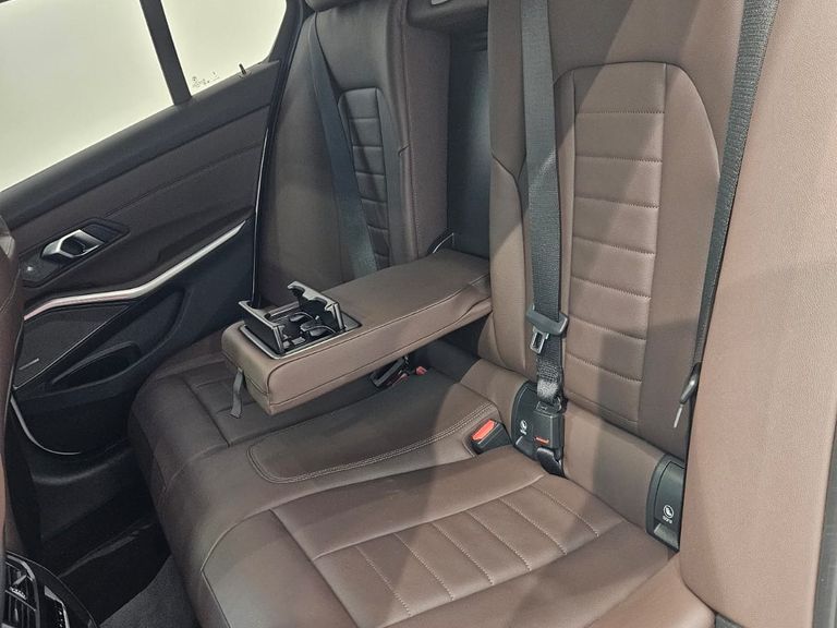 BMW 320iA 2.0 TB M Sport A.Flex/M.Sport 4p