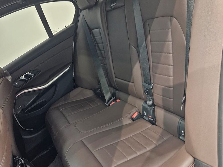 BMW 320iA 2.0 TB M Sport A.Flex/M.Sport 4p