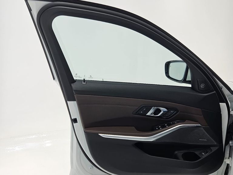 BMW 320iA 2.0 TB M Sport A.Flex/M.Sport 4p