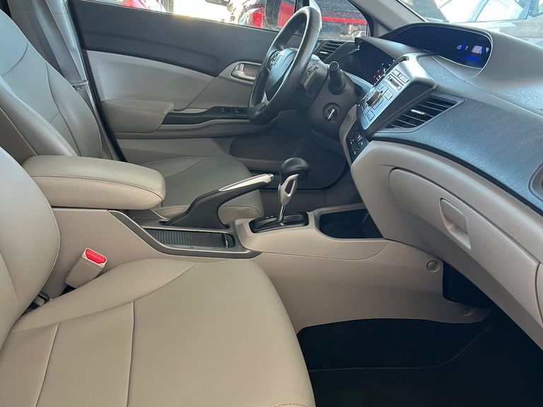 Honda Civic Sedan LXR 2.0 Flexone 16V Aut. 4p