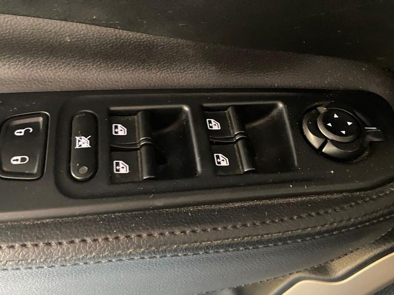 Jeep Renegade 1.8 4x2 Flex 16V Aut.